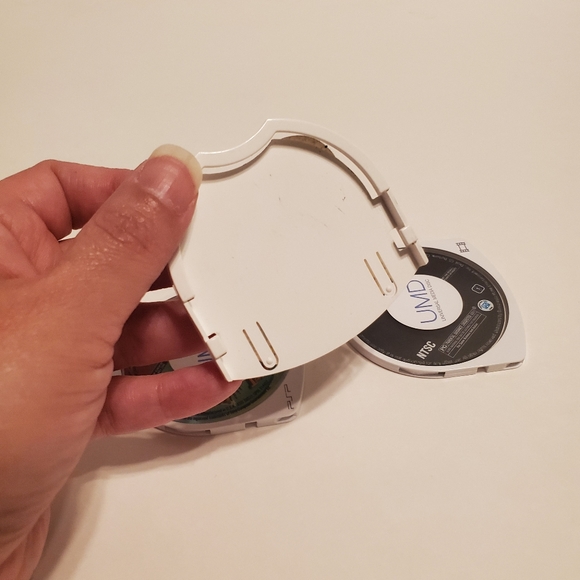 PSP Game and movie bundle - Picture 5 of 5